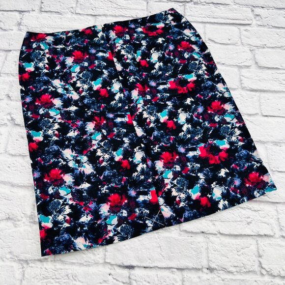 Talbots Knee Length Pencil Skirt 12 Petite Black Floral Abstract Canvas Stretch - Picture 8 of 9